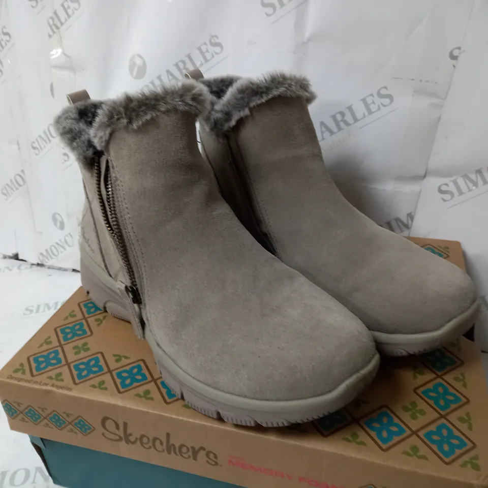 BOXED PAIR OF SKECHERS EASY GOING HIGH ZIP BOOT, MUSHROOM, UK 5.5