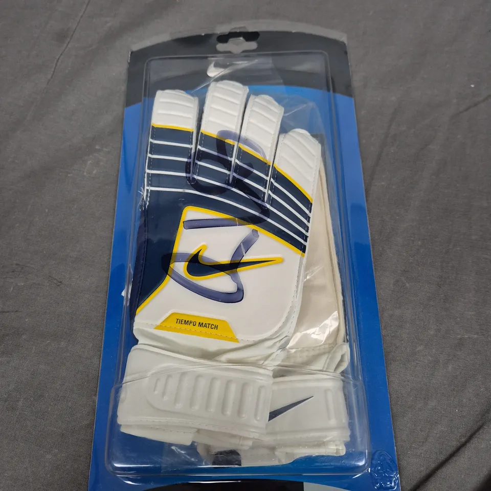 NIKE TIEMPO MATCH GLOVES - SIZE 6 