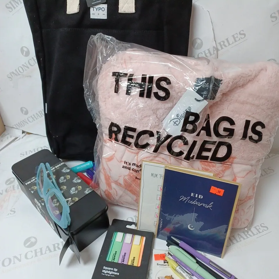 APPROXIMATELY 7 COTTON ON ITEMS INCLUDING DISNEY MICKEY MOUSE THROW, LARGE BLACK TOTE BAG, TIN OF SOCKS