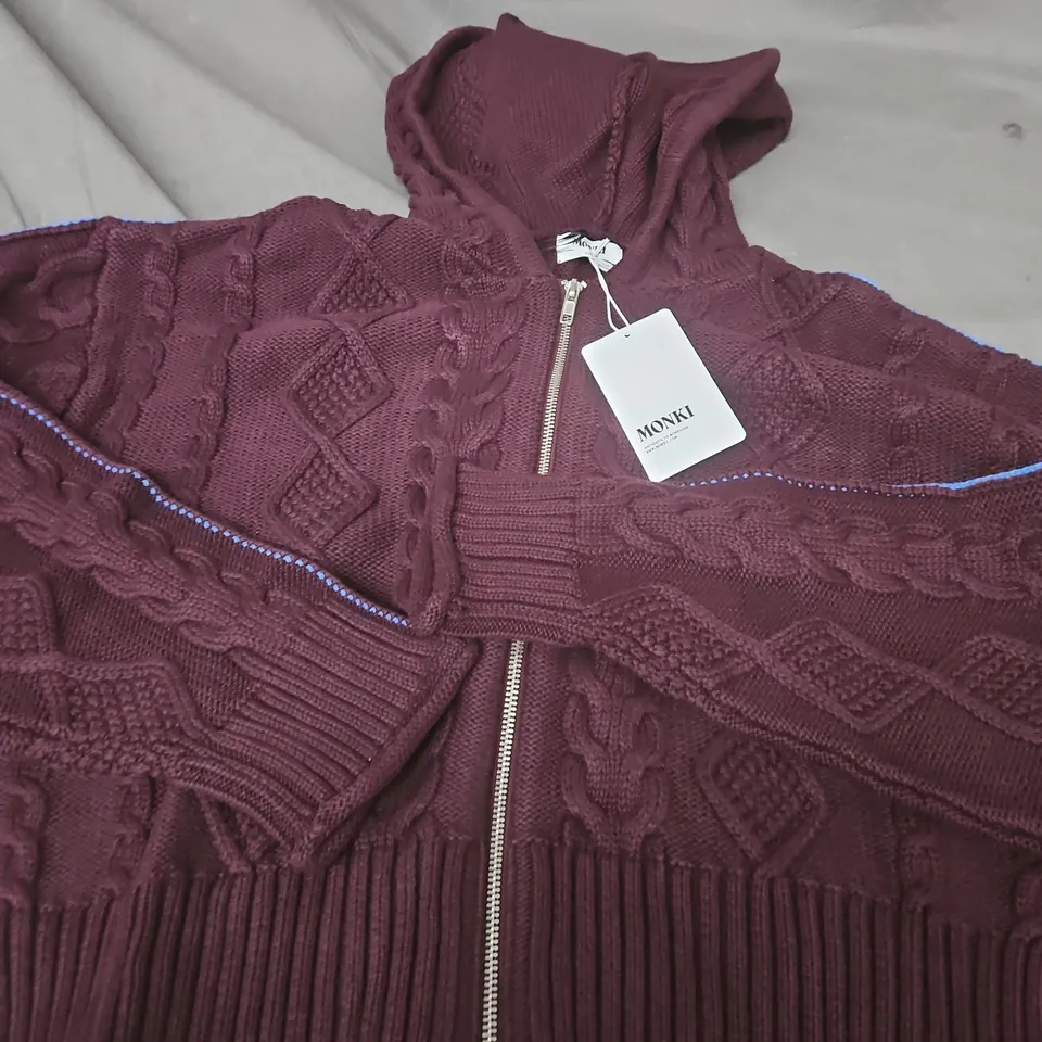 MONKI BURGUNDY KNIT ZIP HOODIE CARDIGAN – L