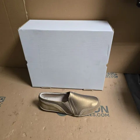 WOMEN'S GOLD METALLIC SLIP-ON SHOES – UK SIZE 4