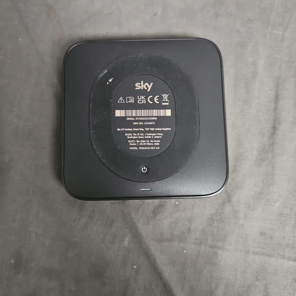 Sky Fibre Broadband Router (Black)