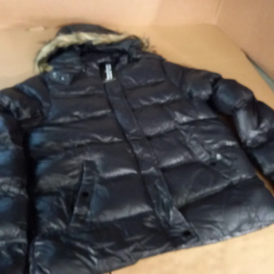 BOOHOO HIGH SHINE HOODED PADDED COAT WITH FAUX FUR TRIM - 14