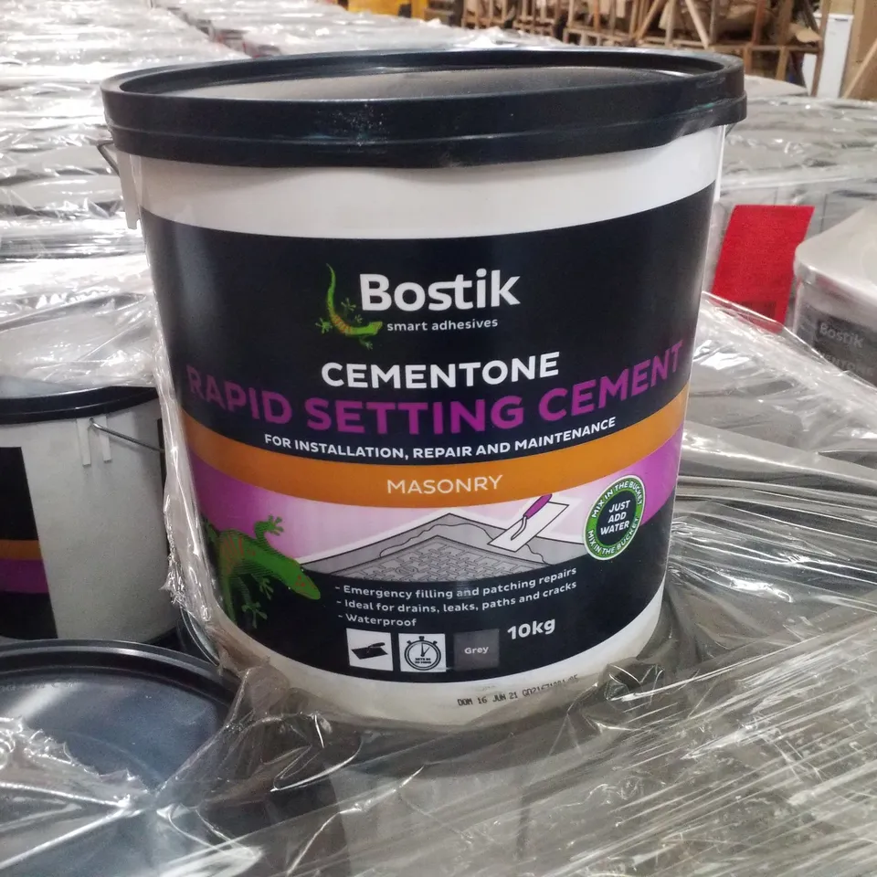 PALLET CONTAINING APPROXIMATELY 45 BUCKETS OF BOSTIK CEMENTONE RAPID SETTING WATERPROOF CEMENT 10KG