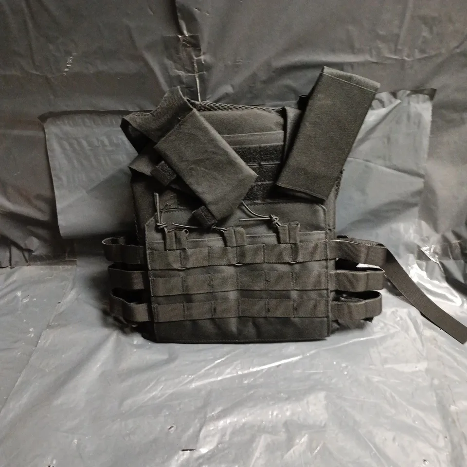 BLACK TACTICAL VEST WITH MOLLE WEBBING – PLATE CARRIER STYLE