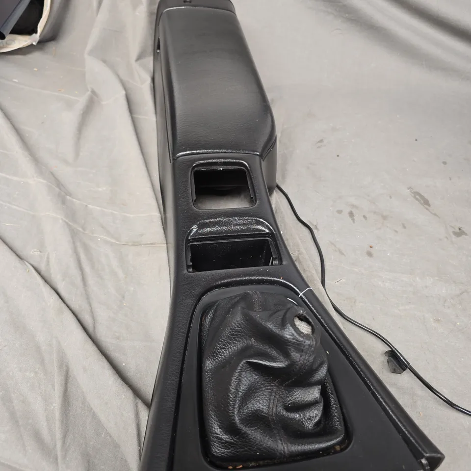 UNBRANDED CANTER ARM REST 