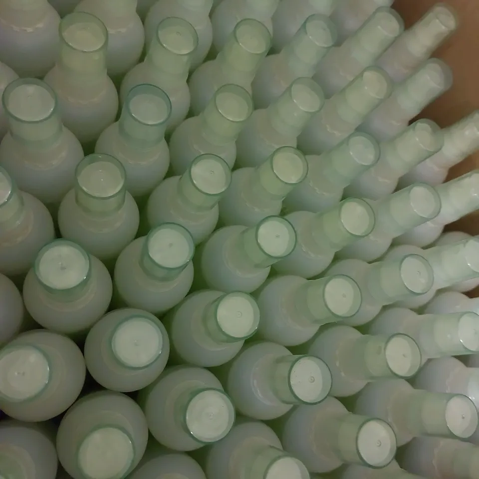 LOT OF APPROX 80 X 100ML PLAYLIFE MAN DEODORANT