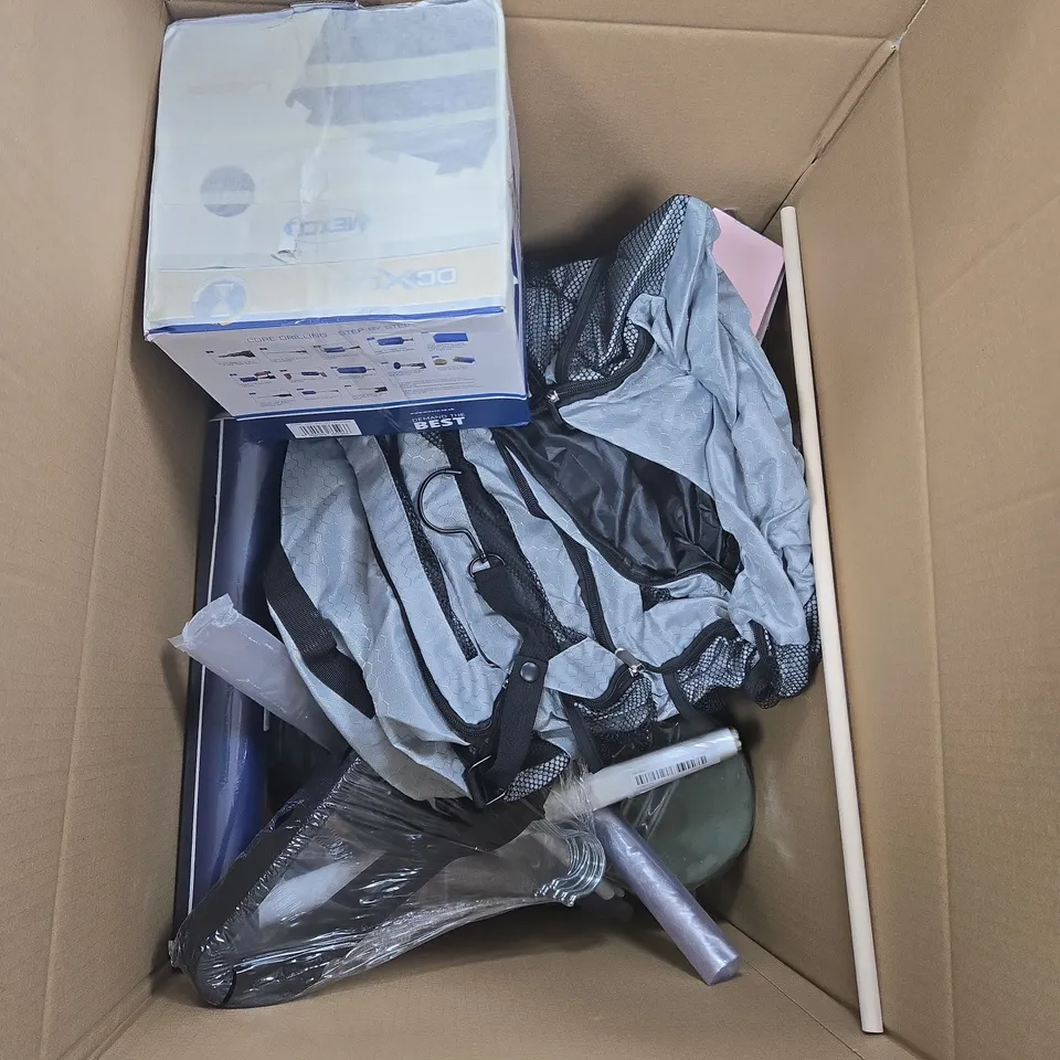 APPROXIMATELY 15 ASSORTED HOUSEHOLD PRODUCTS TO INCLUDE A LOAF TIN, CUTLERY DRAINER BASKET AND HEAD TORCH
