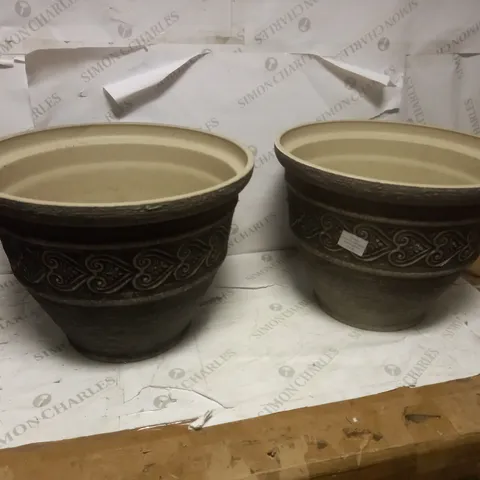 2 LARGE PLANT POTS