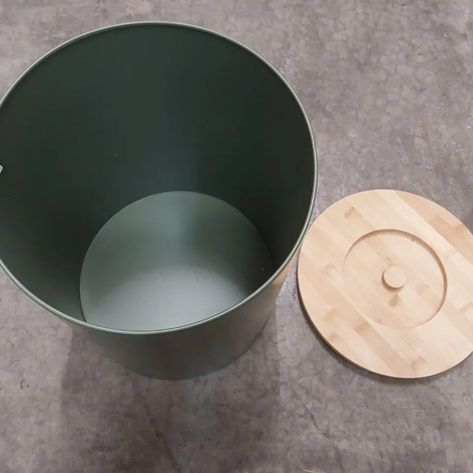 KINLOCH PET BIN WITHOUT SCOOP // BAMBOO TOP