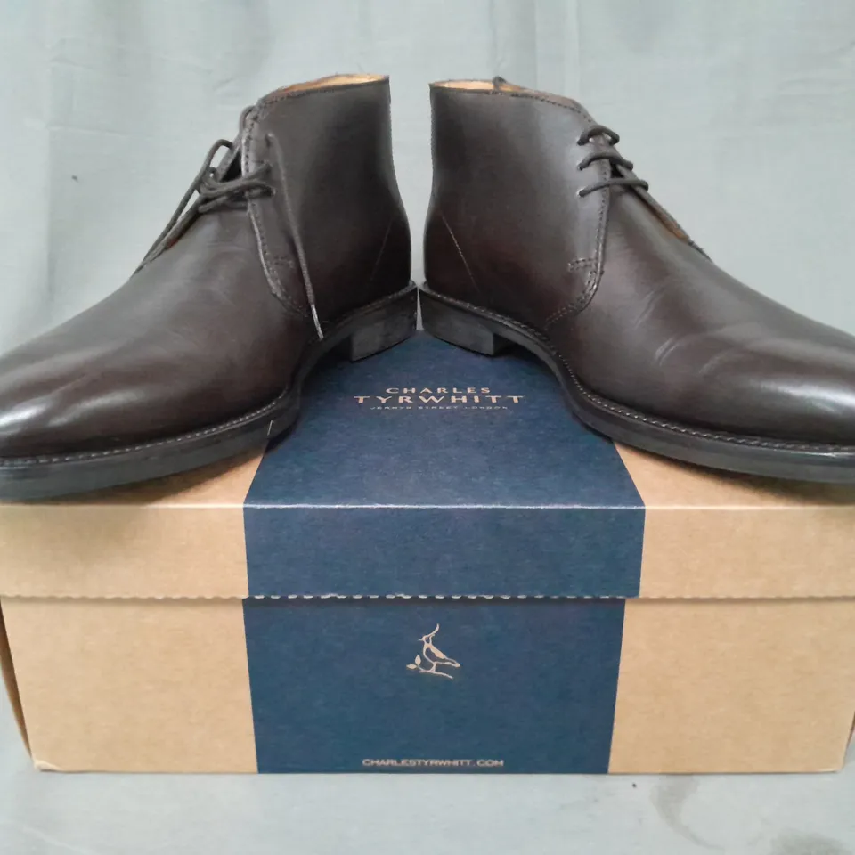 BOXED PAIR OF CHARLES TYRWHITT CHUKKA BOOTS IN CHOCOLATE UK SIZE 10