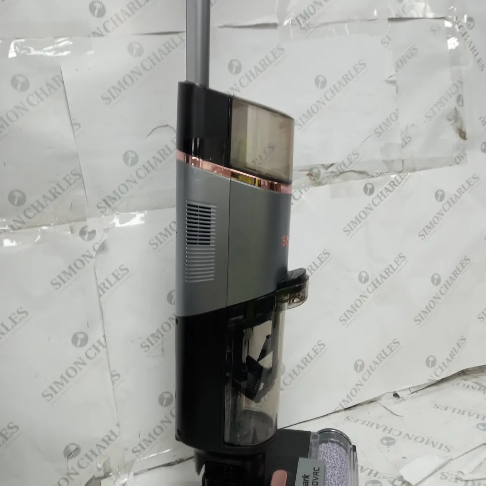 SHARK HYDROVAC HARD FLOOR WET & DRY CORDLESS CLEANE