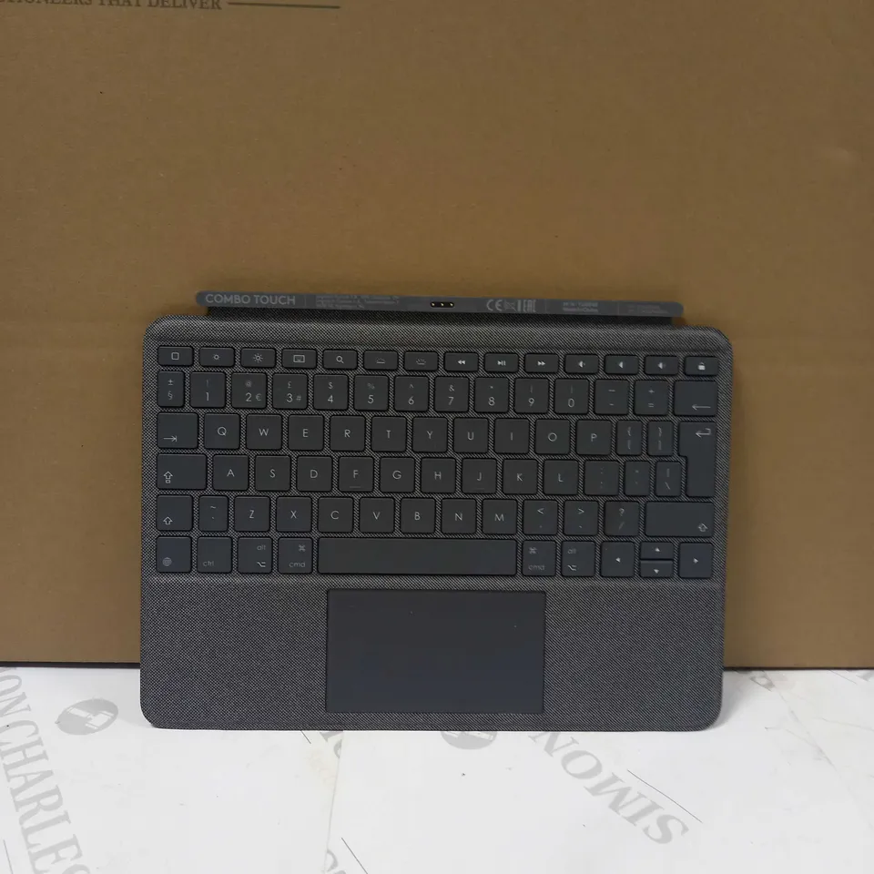 LOGITECH COMBO TOUCH FOR IPAD 7TH & 8TH GENERATION KEYBOARD CASE