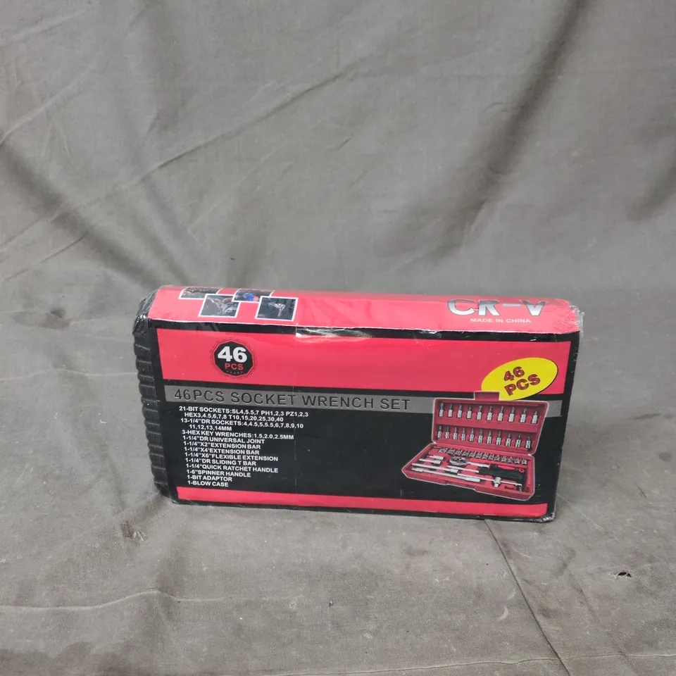 46-PIECE SOCKET WRENCH SET