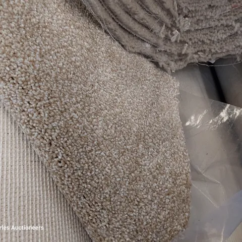 ROLL OF QUALITY HEARTLANDS FLADBURY CARPET APPROXIMATELY 4M Γ 2.87M