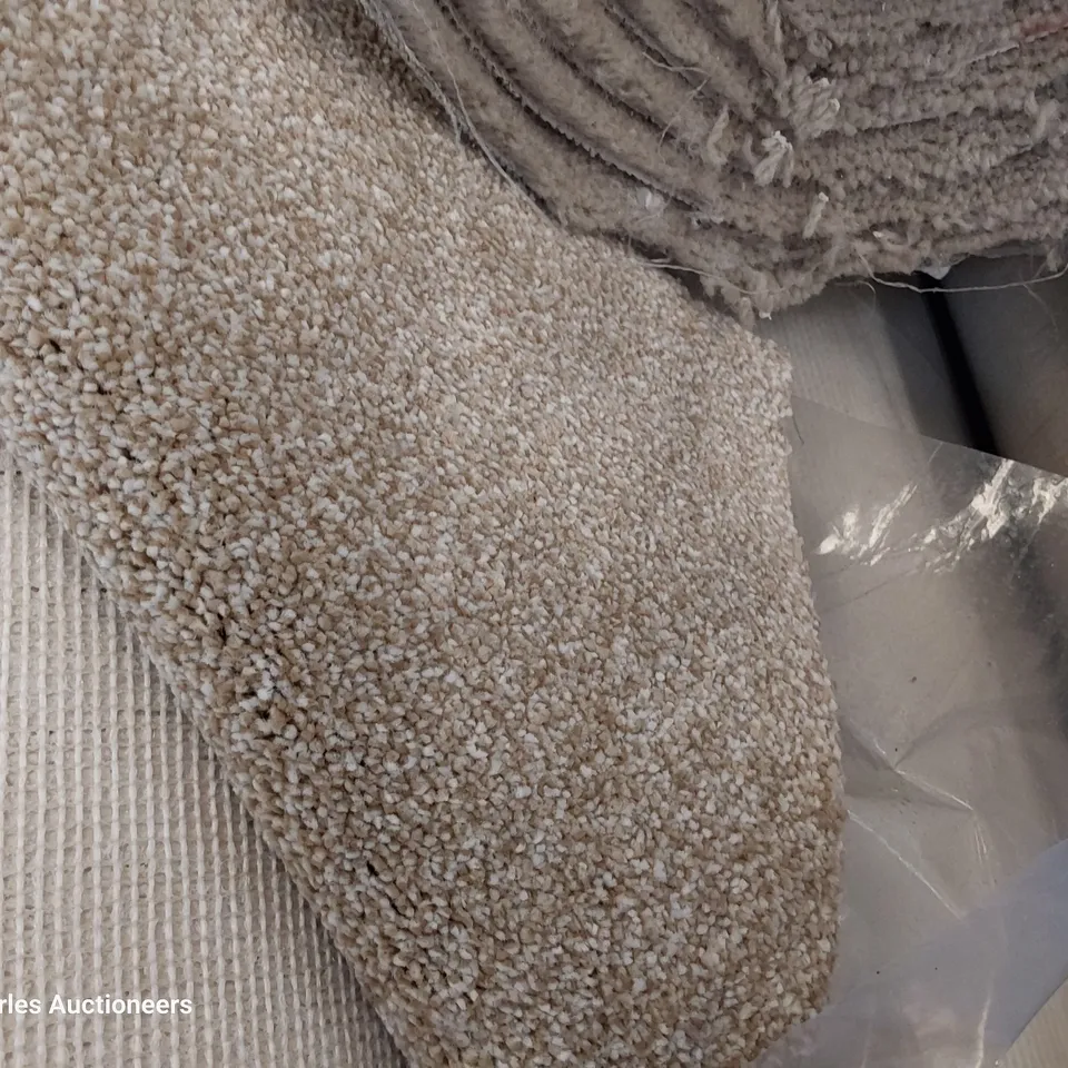 ROLL OF QUALITY HEARTLANDS FLADBURY CARPET APPROXIMATELY 4M × 2.87M