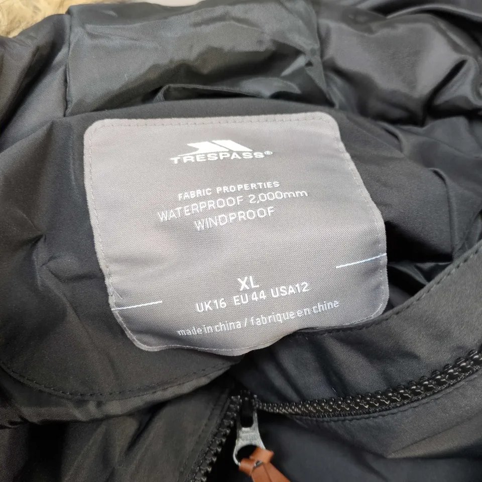 TRESPASS PUFFER JACKET WITH FAUX FUR HOOD – BLACK, UK16 (EU 44, USA 12) XL