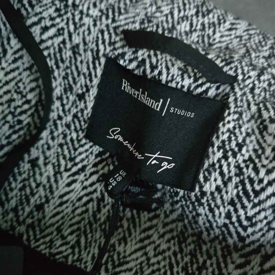 RIVER ISLAND STUDIOS BELTED TWEED COAT – GREY/BLACK HERRINGBONE - UK 18