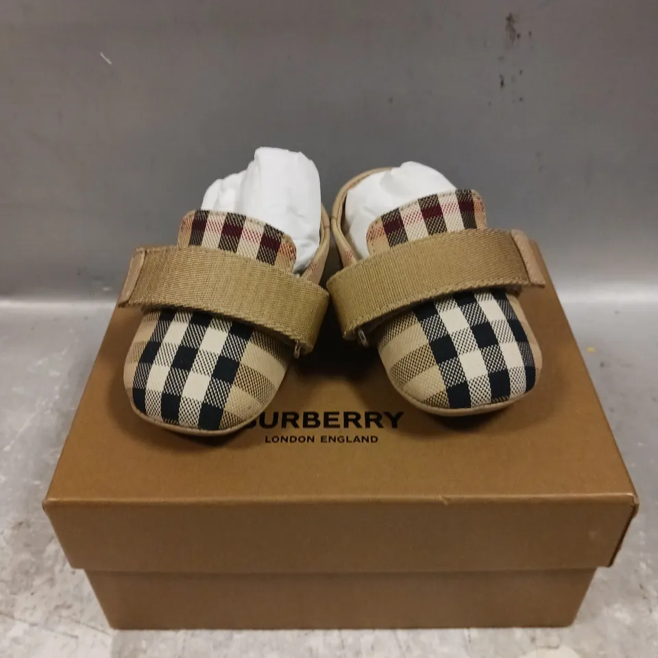 BOXED PAIR OF BURBERRY ARCHIVE BEIGE NEWBORN TRAINERS - 1