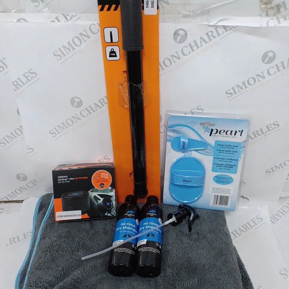 APPROXIMATELY 5 ASSORTED ITEMS TO INCLUDE MUDDYFOX BICYCLE FRAME PUMP, OSRAM AIRZING MINI AIR PURIFIER, ANIMAL PLANET DRY SHAMPOO, PEARL HAIR REMOVER ETC, 