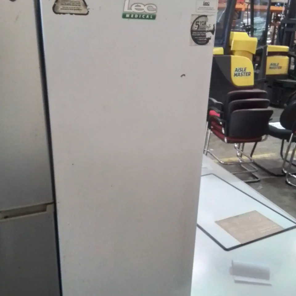 LEC CONTROL PSRC353UK PHARMACY REFRIGERATOR 353L SOLID DOOR