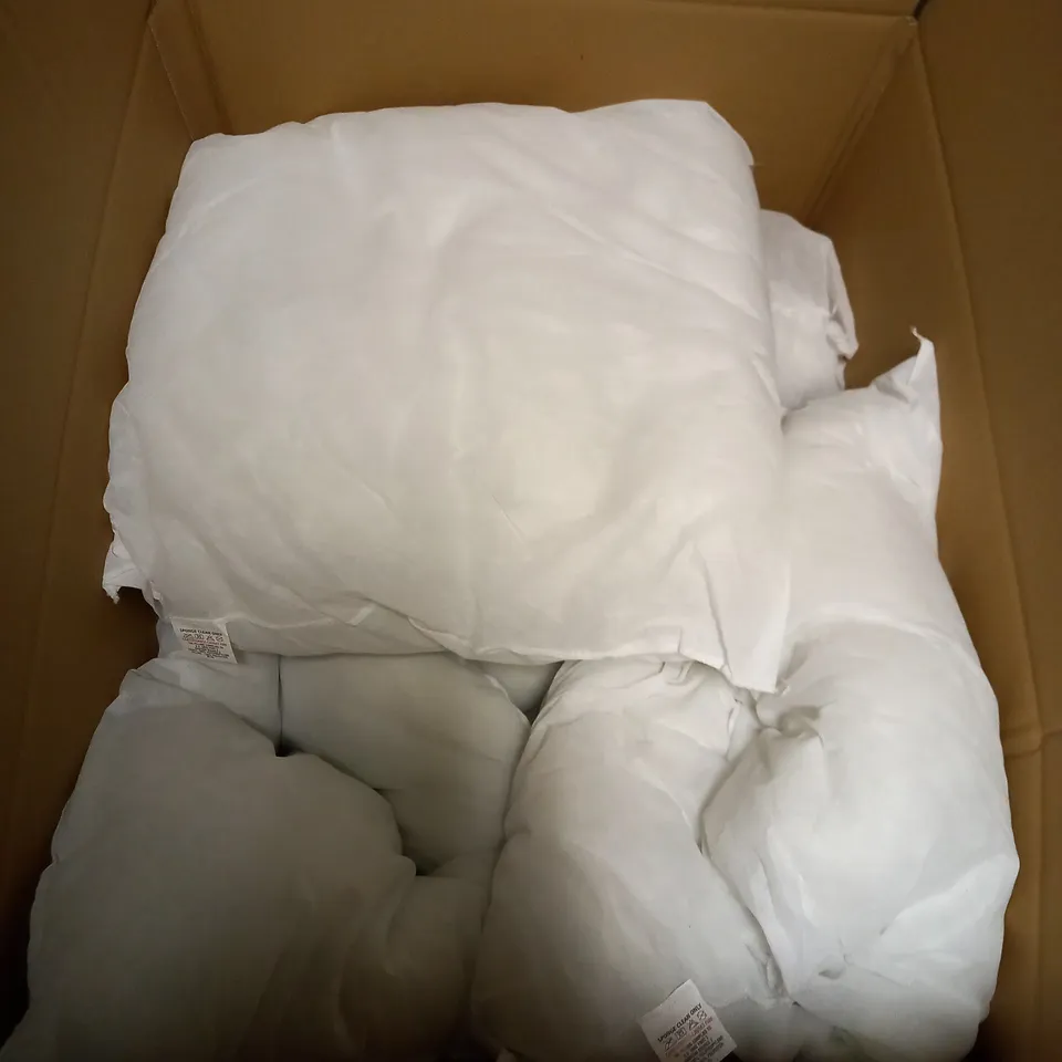 LOT OF 8 SMALL HOUSE CUSHIONS 