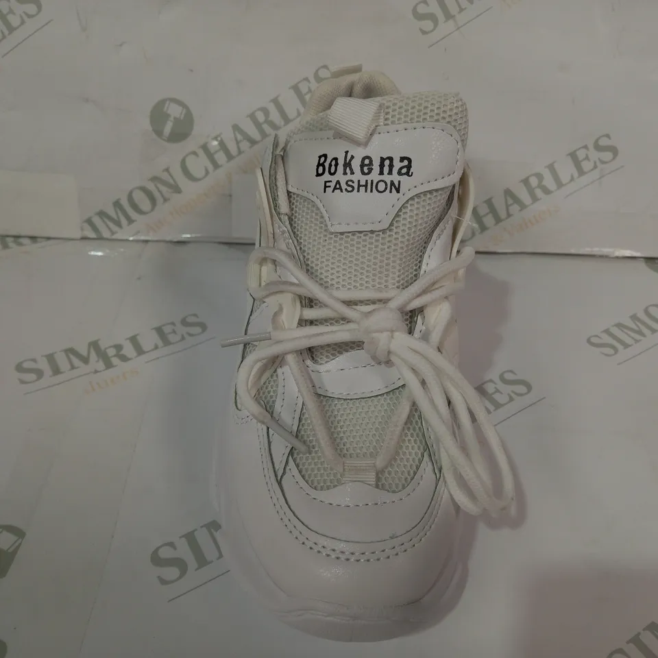 PAIR OF BOKENA FASHION TRAINERS IN WHITE SIZE 3