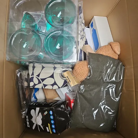 LARGE BOX OF APPROX 10 ASSORTED HOUSEHOLD ITEMS TO INCLUDE DRINKING GLASSES, CURTAINS AND TEDDY BEARS - COLLECTION ONLY 