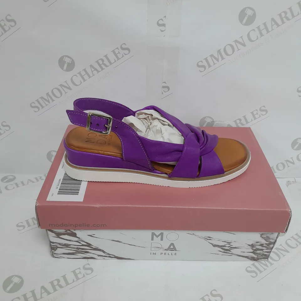 BOXED MODA IN PELLE OLANNA SANDAL SIZE 5