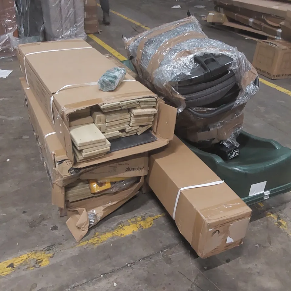 PALLET CONTAINING A LARGE QUANTITY OF ASSORTED ITEMS INCLUDING: PLAYHOUSE PARTS, PRAM PARTS