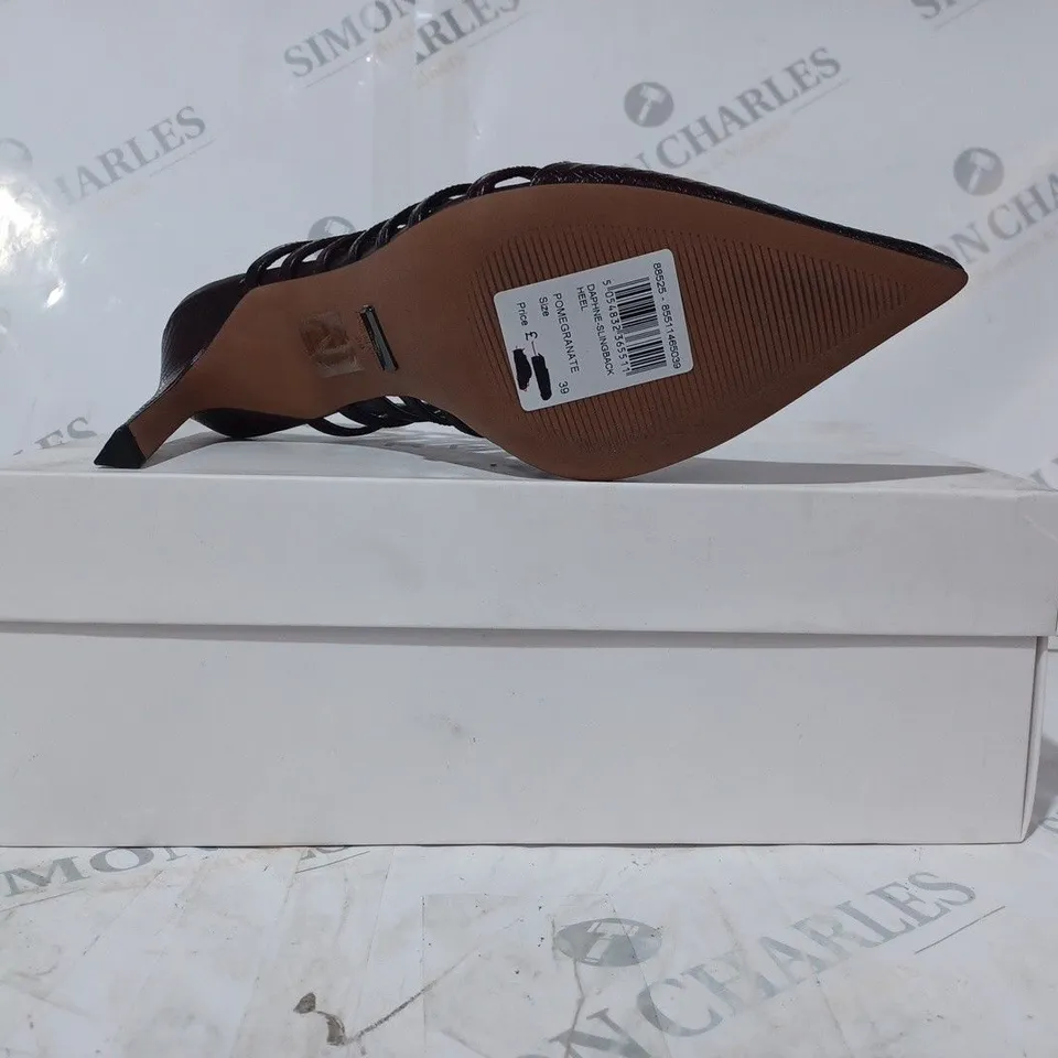 BOXED PAIR OF REISS DAPHNE SLINGBACK HEELS IN POMEGRANATE SIZE 6