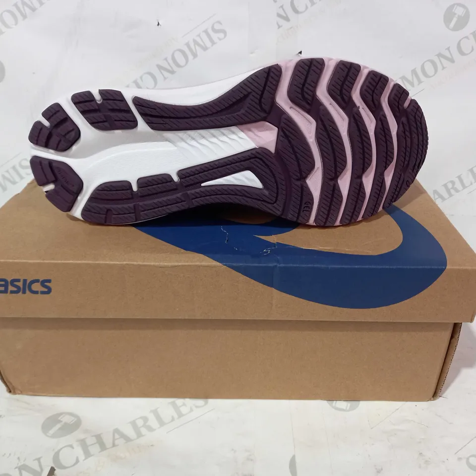 BOXED PAIR OF OASICS TRAINERS IN BLUE/LILAC/WHITE UK SIZE 5.5