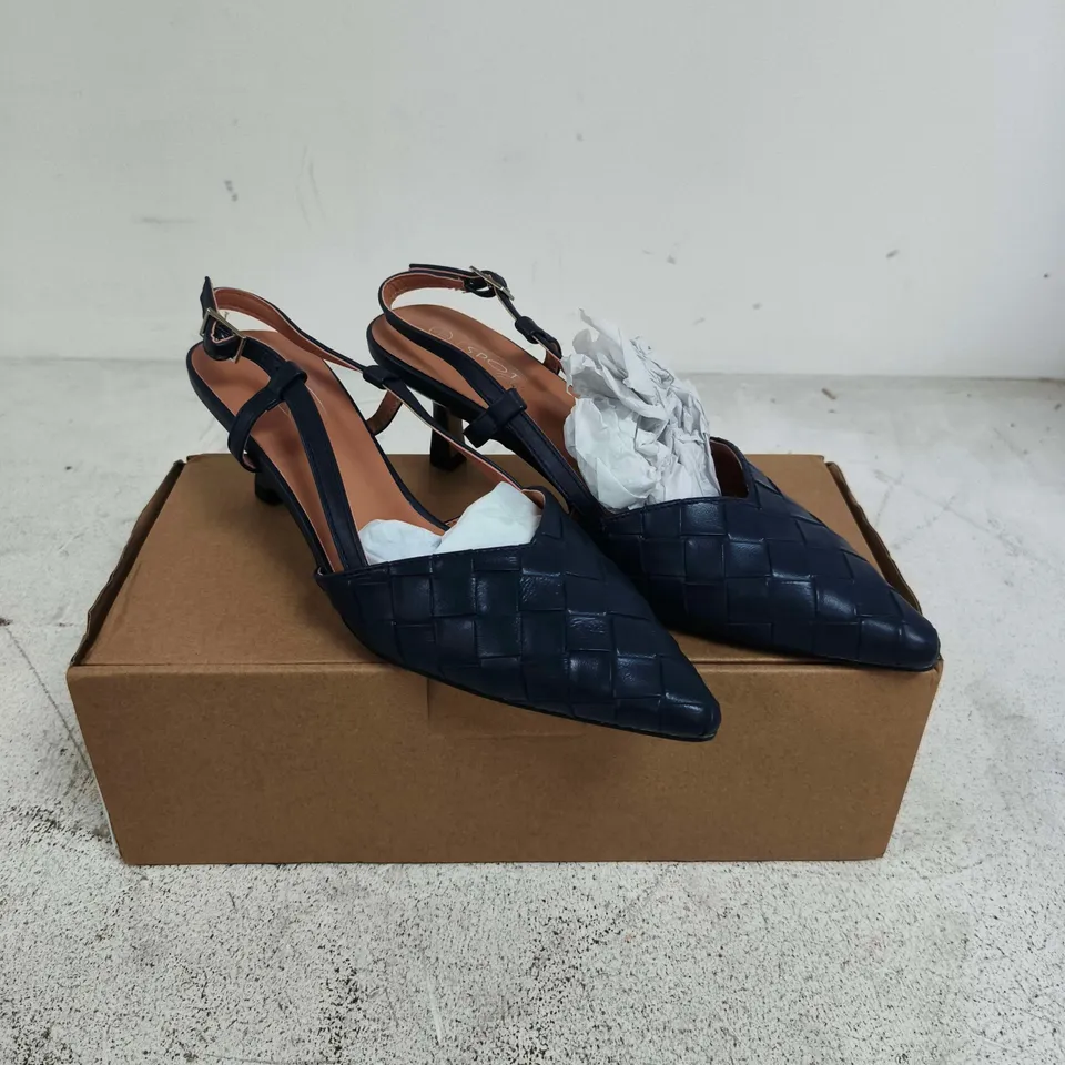 SPOT ON NAVY BLUE WOVEN-TOE SANDALS – UK 5 