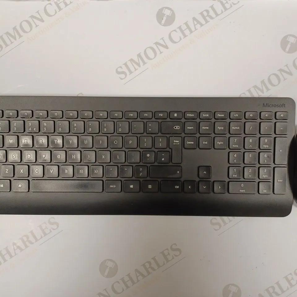 MICROSOFT WIRELESS 900 DESKTOP - KEYBOARD AND MOUSE COMBO