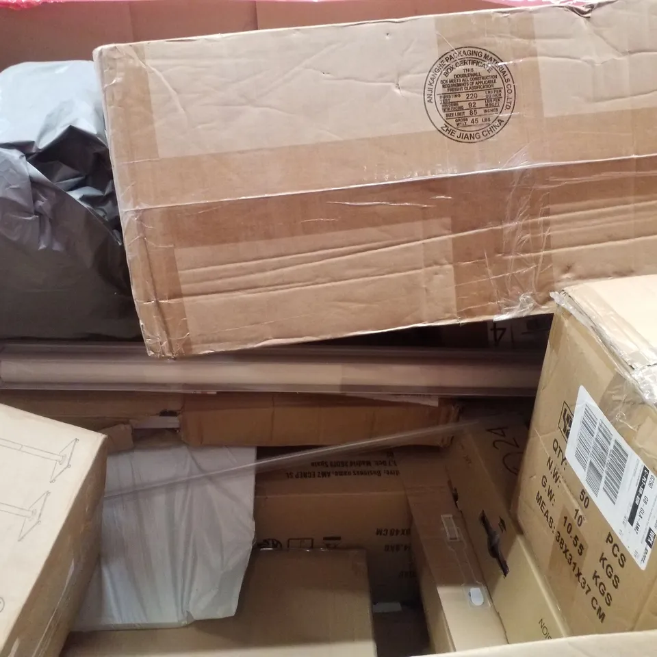 PALLET CONTAINING ASSORTED PRODUCTS INCLUDING TOILET SEAT, MULTIPURPOSE STEAM CLEANER, AUDIO TURNTABLE, TOILET SEAT & 3 TIER CLOTHES AIRER