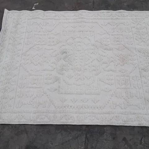 QUALITY DESIGNER AREA RUG - APPROXIMATELY 150CM 110CM- CREAM