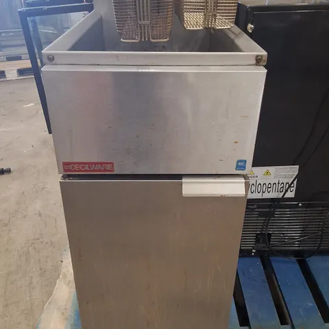 CECILWARE COMMERCIAL GAS FRYER