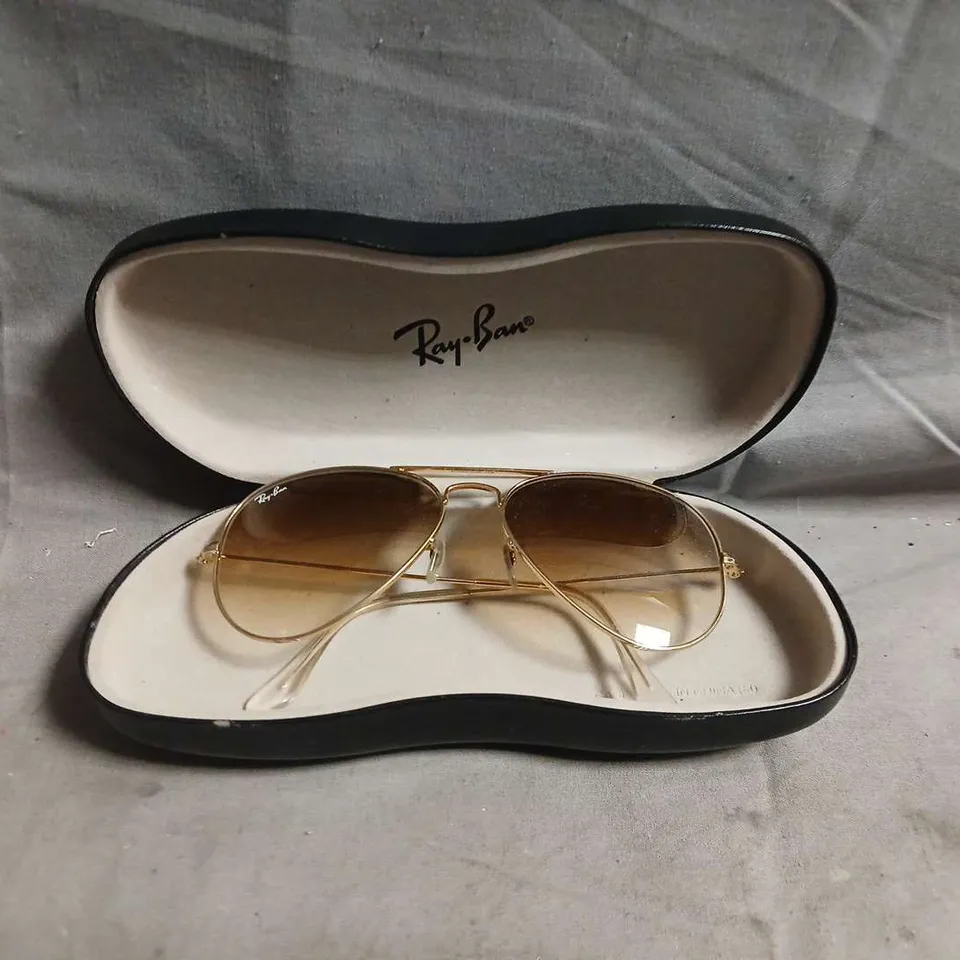 RAY-BAN AVIATOR SUNGLASSES – GOLD FRAME, BROWN GRADIENT LENSES