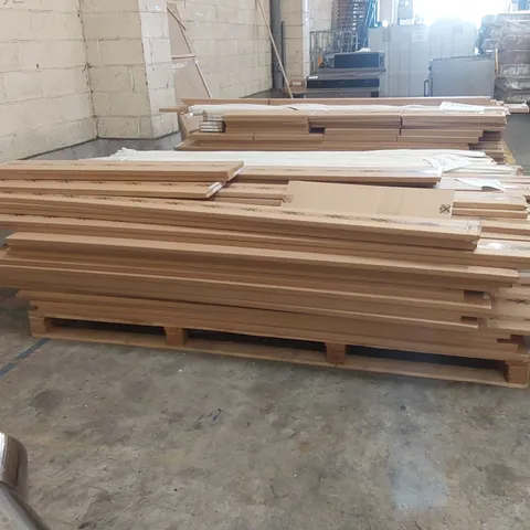 PALLET CONTAINING A LARGE QUANTITY OF BATHROOM PANELS INCLUDING: CREAM WEAVE PLINTHS ECT