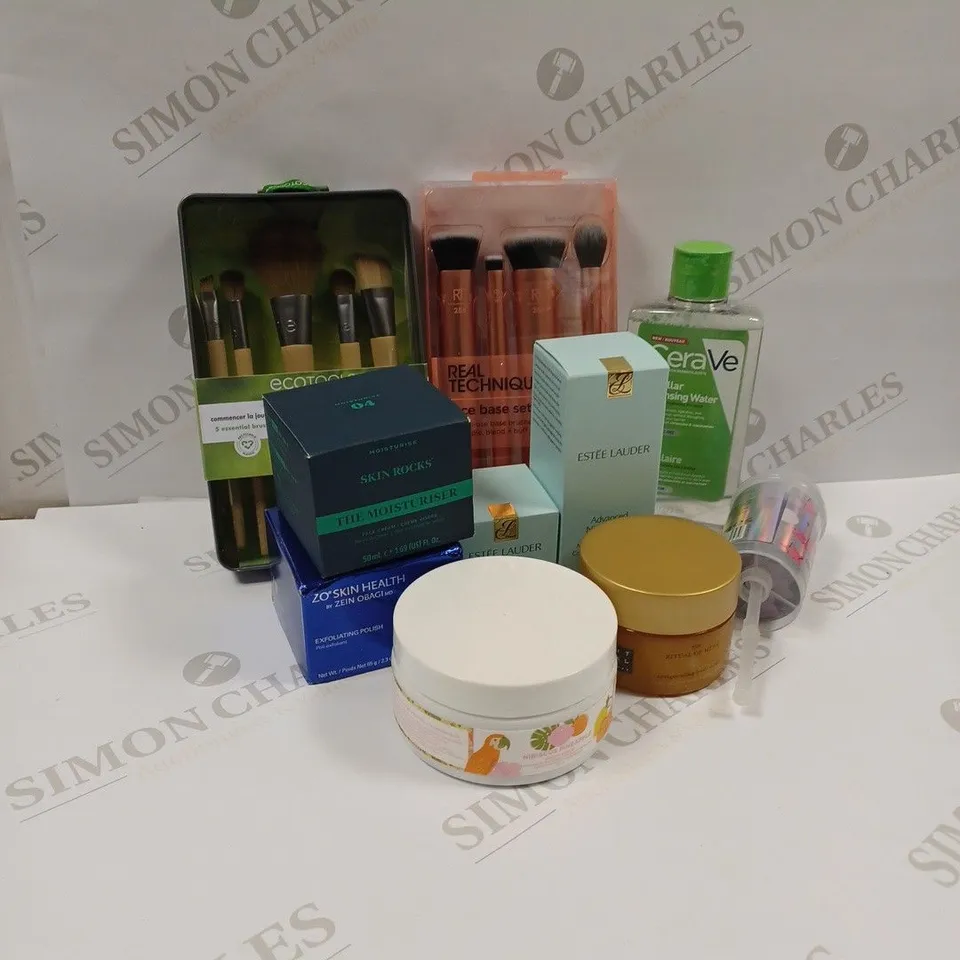 LOT OF 10 ASSORTED HEALTH AND BEAUTY PRODUCTS TO INCLUDE ESTÉE LAUDER EYE CREAM, ESTEE LAUDER ADVANCED NIGHT REPAIR, SKIN ROCKS THE MOISTURISER, MAKEUP BRUSH SET ETC.