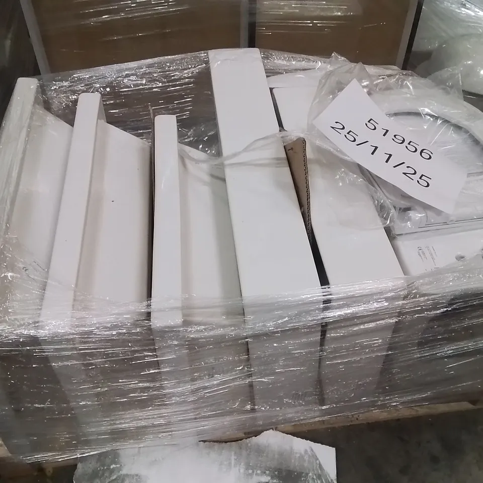 PALLET OF ASSORTED BATHROOM PRODUCTS TO INCLUDE MULTIPLE WASH BASINS AND 1 TOILET 