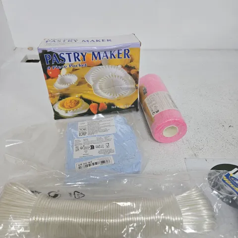 APPROXIMATELY 15 ASSORTED HOUSEHOLD PRODUCTS TO INCLUDE PASTRY MAKER, CLOTHS, WASHING LINES ETC