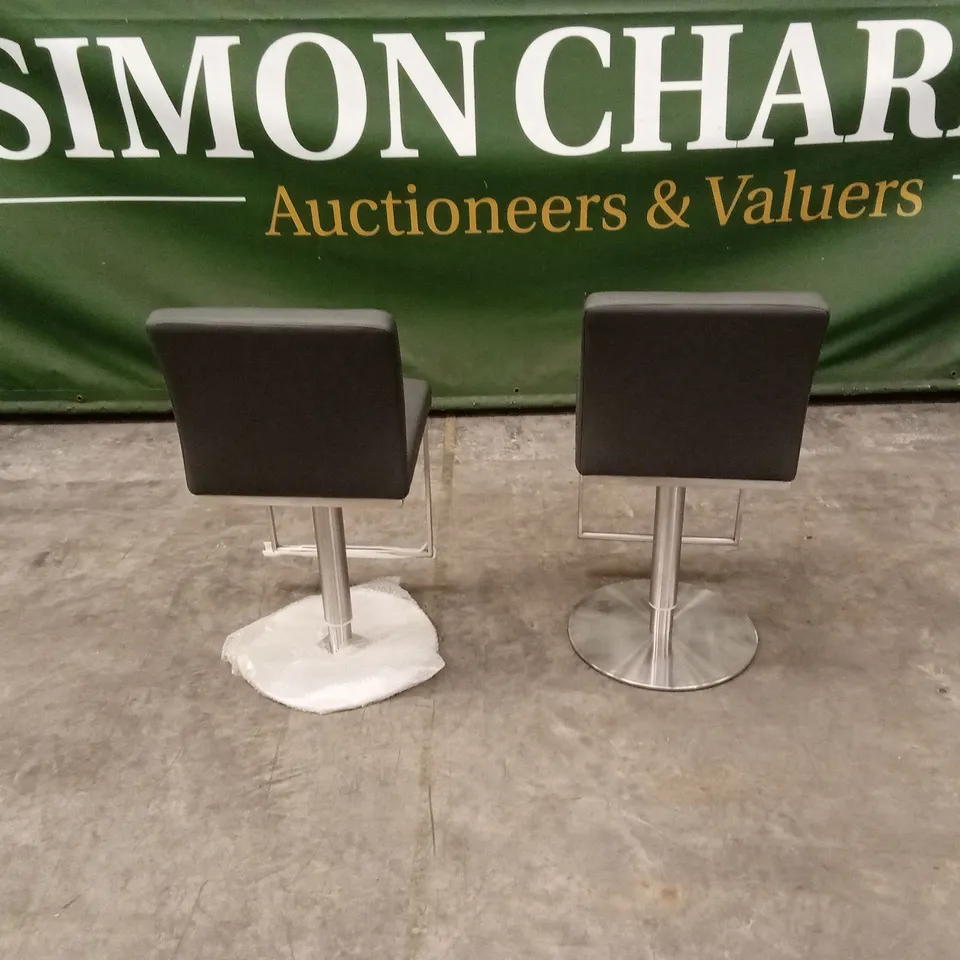 SET OF 2 QUALITY DESIGNER CADIZ GAS-LIFT BARSTOOLS, GREY PU LEATHER