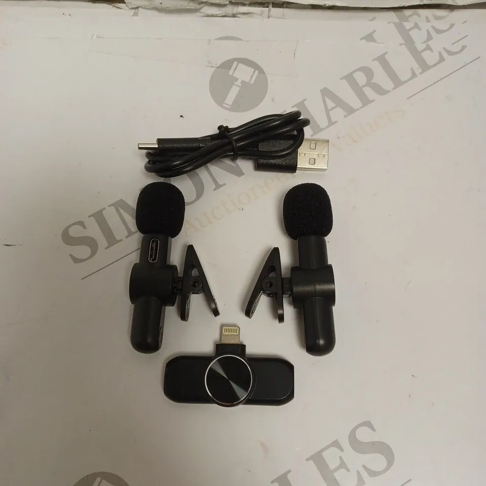 BOXED WIRELESS LAVALIER MICROPHONE. 