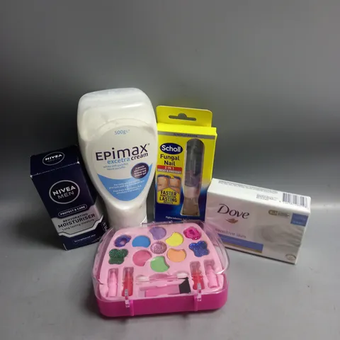 BOX OF APPROXIMATELY 20 COSMETIC ITEMS TO INCLUDE - NIVEA MEN MOISTURISER - DOVE SENSITIVE SOAP - EPIMAX CREAM - ETC