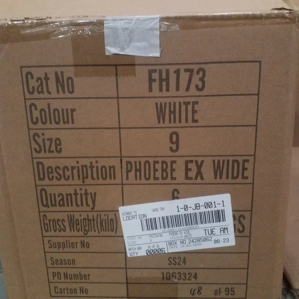 BOX CONTAINING APPROXIMATELY 6 PAIRS OF SIMPLY BE WHITE PHOEBE EX WIDE SANDALS - SIZE 9