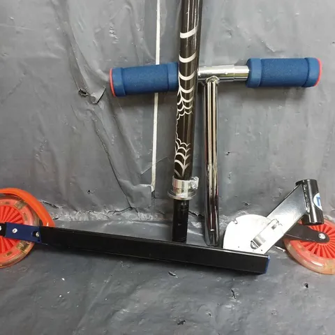 SPIDERMAN FOLDING INLINE SCOOTER WITH LED WHEELS