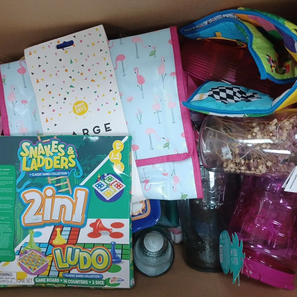 APPROXIMATELY 20 ASSORTED HOUSEHOLD ITEMS TO INCLUDE CREATE SETS, STATIONARY SET, AND FUNKO URSULA SODA ETC. 