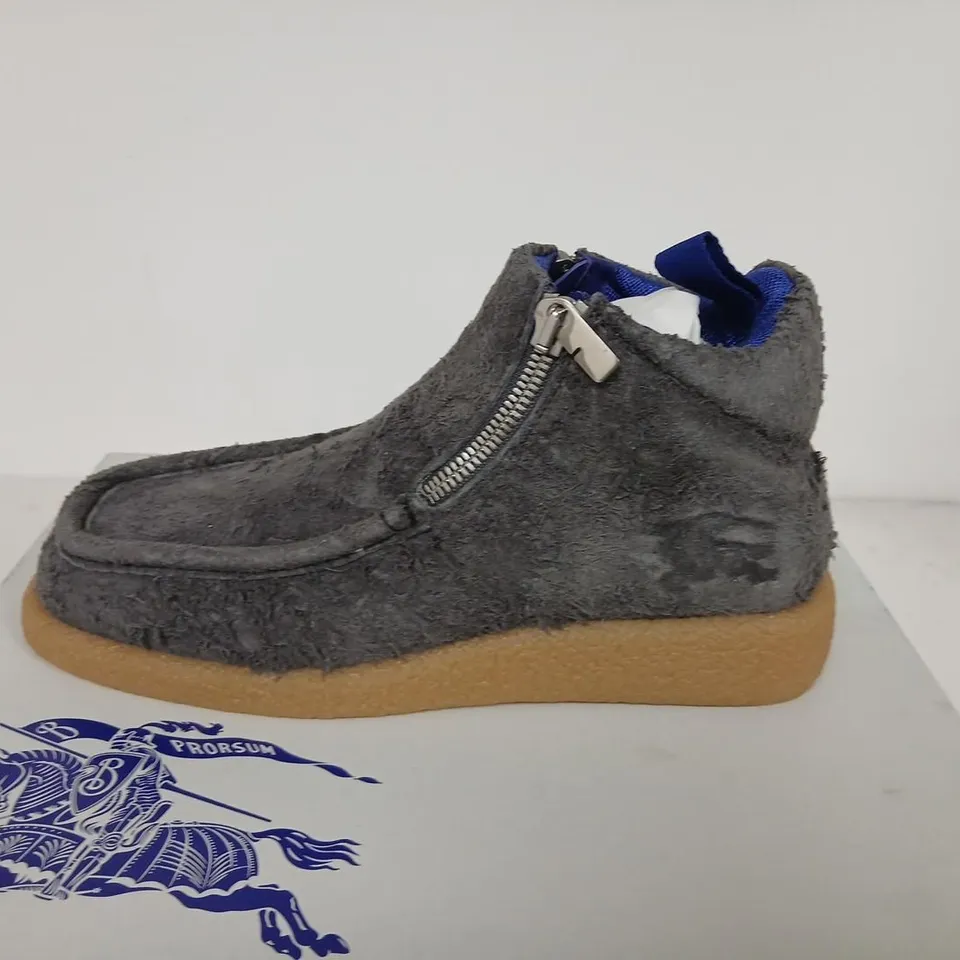BURBERRY LEATHER SHOES ON RUBBER SOLE – ASH, UK 7.5 (EUR 41.5)