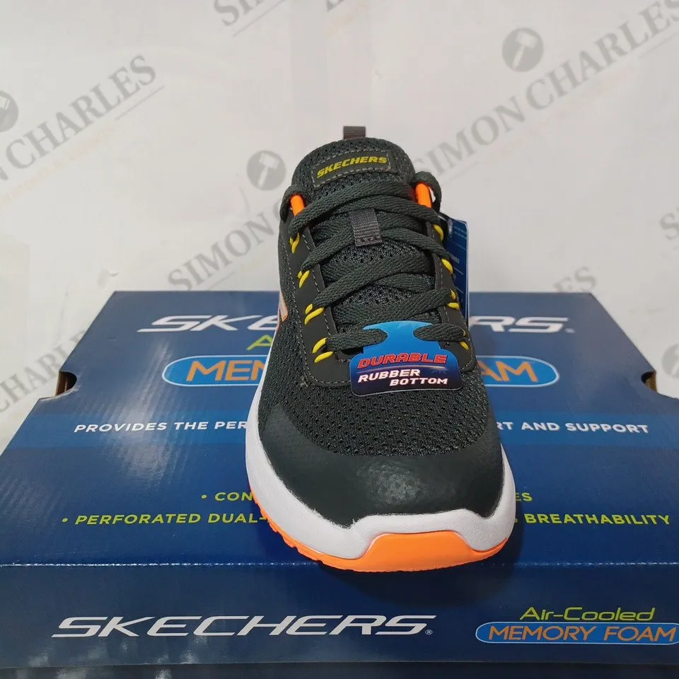 BOXED SKETCHERS DYNA TREAD JUNIOR TRAINERS - UK 3